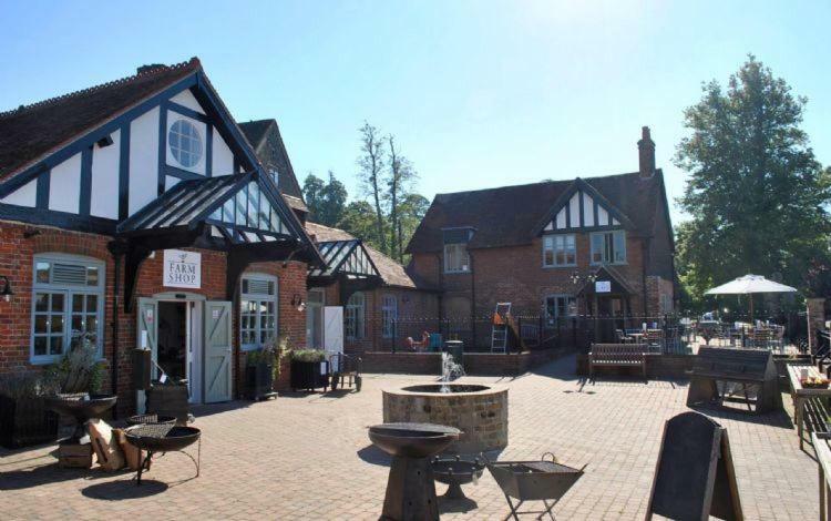 4 The Clockhouse , Midhurst Bagian luar foto